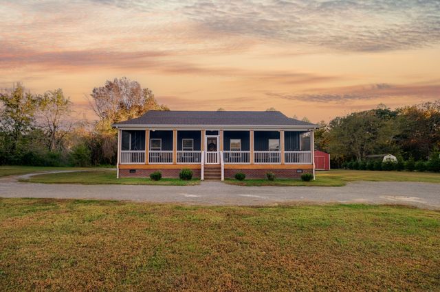 838 Old West Point Rd, Smithville, TN 37166