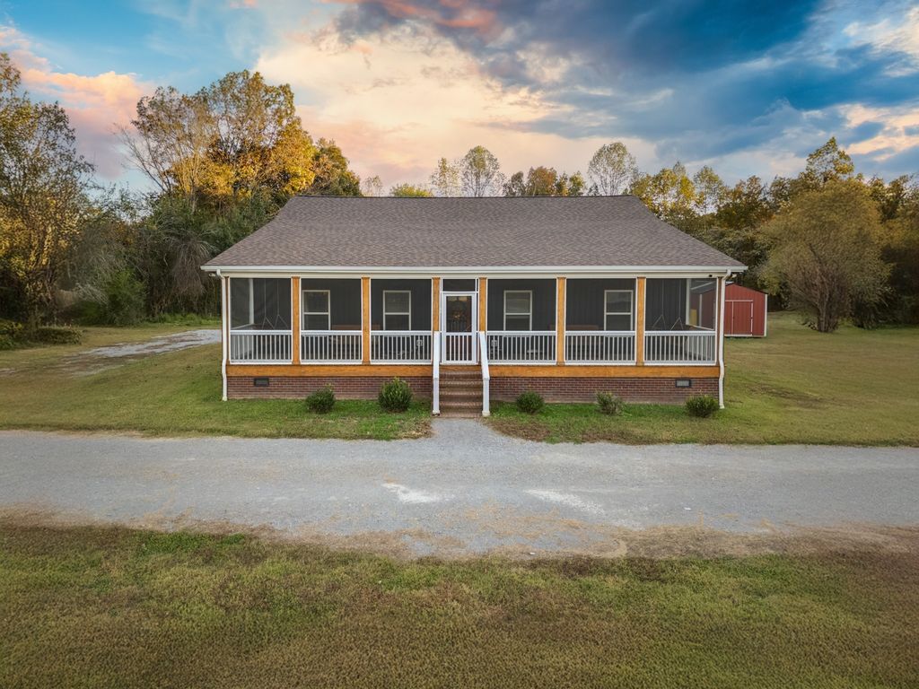 838 Old West Point Rd, Smithville, TN 37166