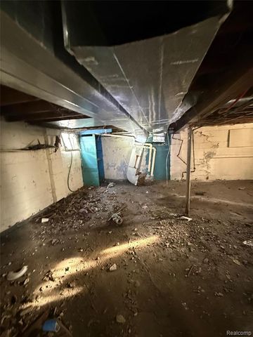 15379 Woodingham Drive, Detroit, MI 48238