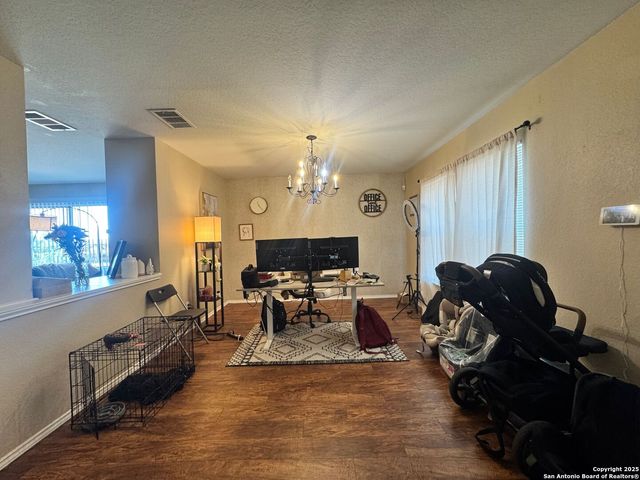 6658 Eastern Clouds, Converse, TX 78109