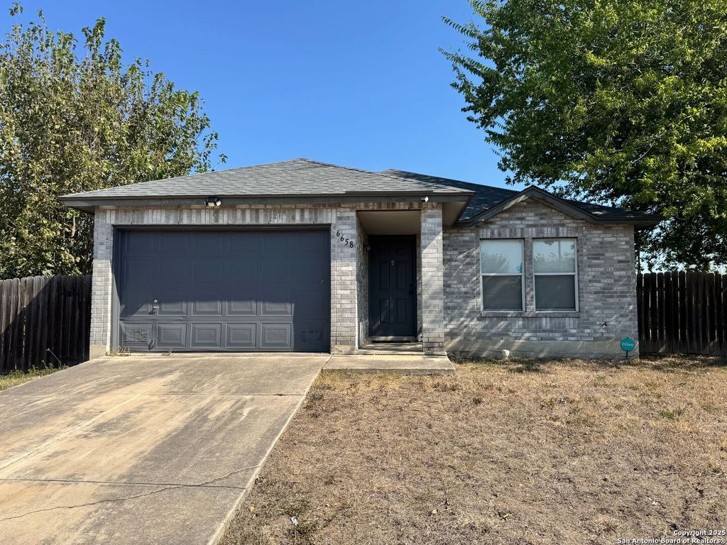 6658 Eastern Clouds, Converse, TX 78109