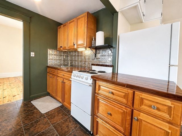 9 Portland Street 2, Lynn, MA 01902