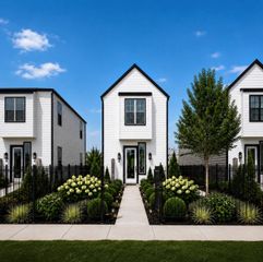 102 E 44th Street C, Houston, TX 77018