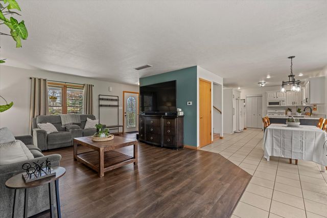 68600 Christiana Lake Road, Edwardsburg, MI 49112