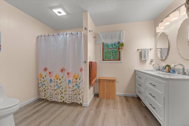 68600 Christiana Lake Road, Edwardsburg, MI 49112