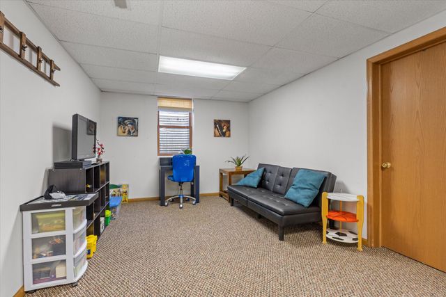 68600 Christiana Lake Road, Edwardsburg, MI 49112