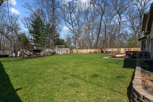 68600 Christiana Lake Road, Edwardsburg, MI 49112