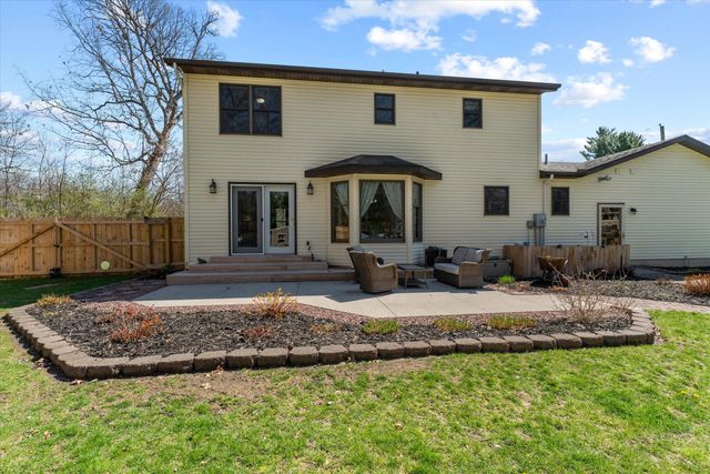 68600 Christiana Lake Road, Edwardsburg, MI 49112