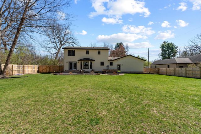 68600 Christiana Lake Road, Edwardsburg, MI 49112