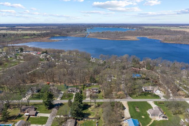 68600 Christiana Lake Road, Edwardsburg, MI 49112
