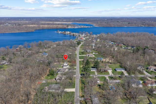 68600 Christiana Lake Road, Edwardsburg, MI 49112