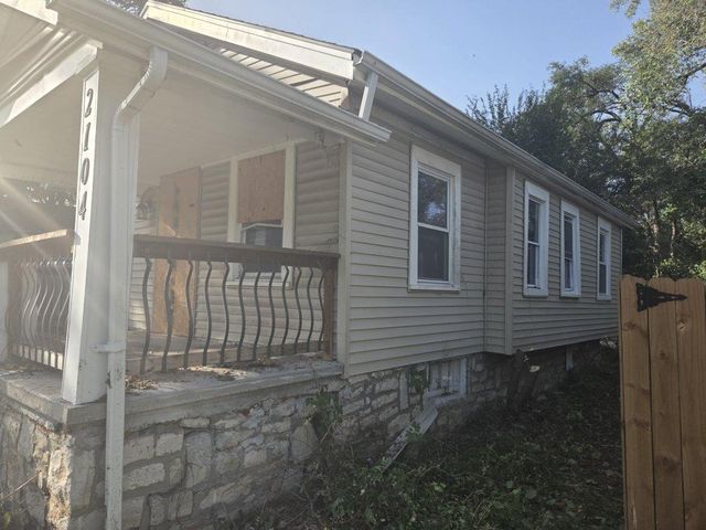 2104 E 59th Street, Kansas City, MO 64130