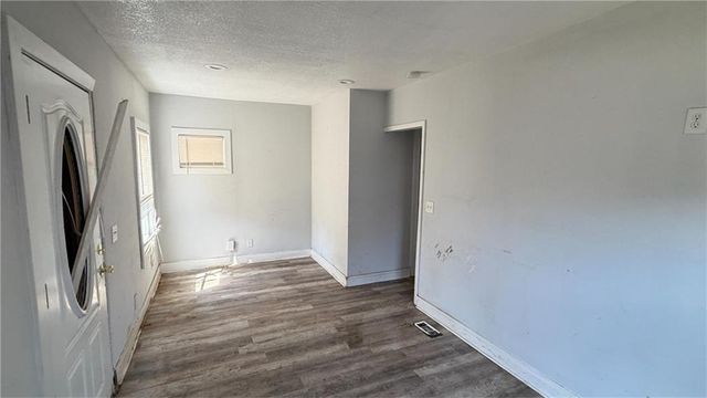 2104 E 59th Street, Kansas City, MO 64130
