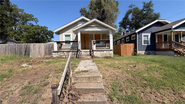 2104 E 59th Street, Kansas City, MO 64130