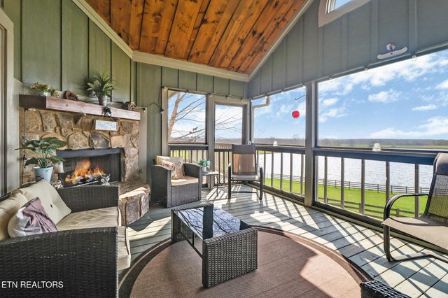 1201 Bridle Tr, Spencer, TN 38585