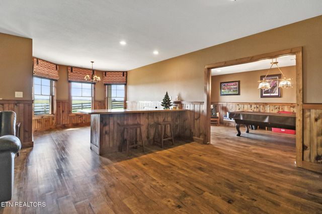 1201 Bridle Tr, Spencer, TN 38585