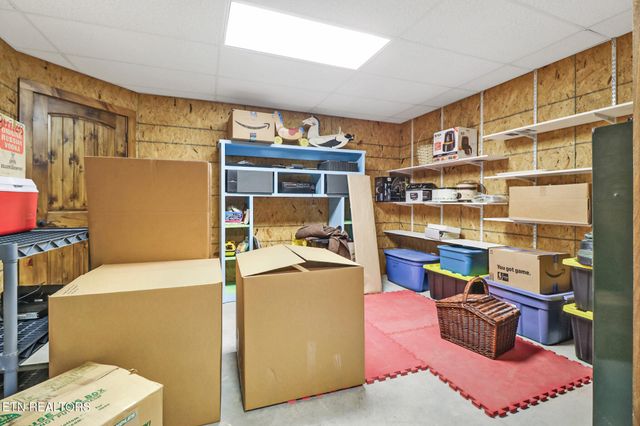 1201 Bridle Tr, Spencer, TN 38585