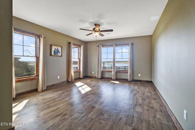 1201 Bridle Tr, Spencer, TN 38585