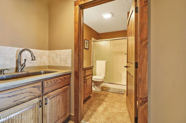 1201 Bridle Tr, Spencer, TN 38585