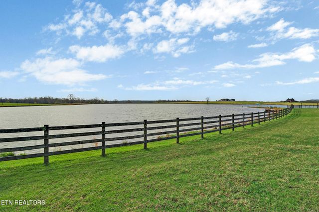 1201 Bridle Tr, Spencer, TN 38585