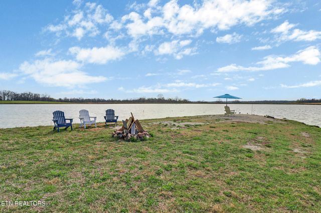 1201 Bridle Tr, Spencer, TN 38585
