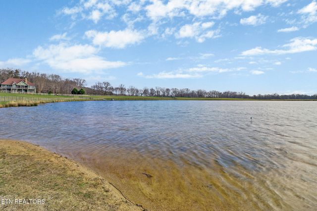 1201 Bridle Tr, Spencer, TN 38585