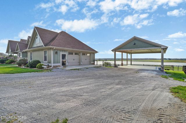 1201 Bridle Tr, Spencer, TN 38585
