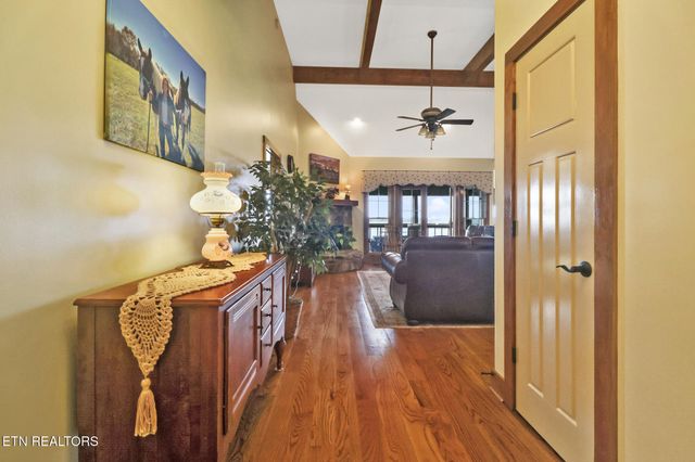1201 Bridle Tr, Spencer, TN 38585
