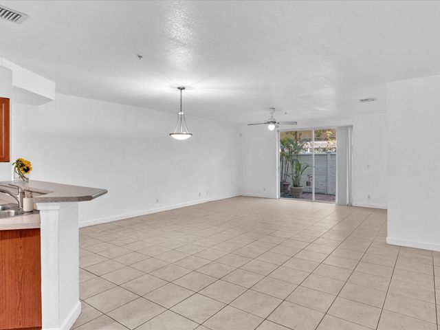 513 Bayfront Drive, Boynton Beach, FL 33435
