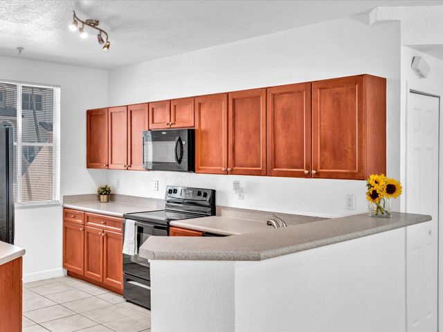 513 Bayfront Drive, Boynton Beach, FL 33435