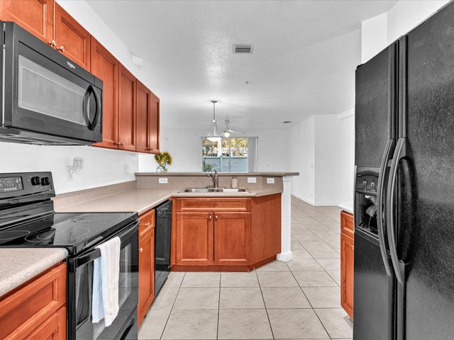 513 Bayfront Drive, Boynton Beach, FL 33435