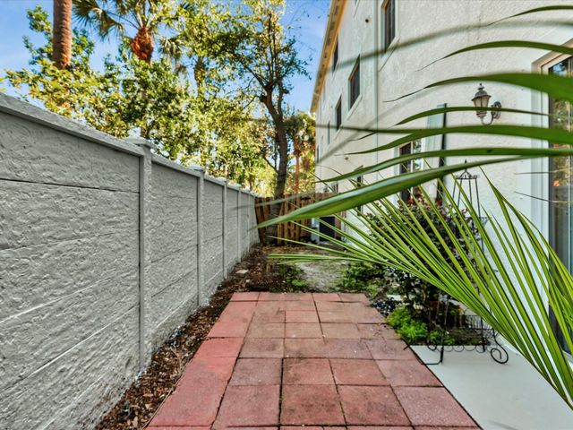 513 Bayfront Drive, Boynton Beach, FL 33435