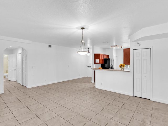 513 Bayfront Drive, Boynton Beach, FL 33435