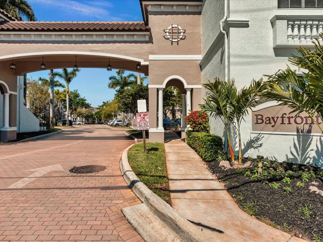 513 Bayfront Drive, Boynton Beach, FL 33435