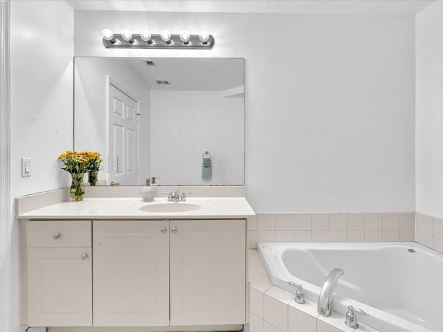 513 Bayfront Drive, Boynton Beach, FL 33435