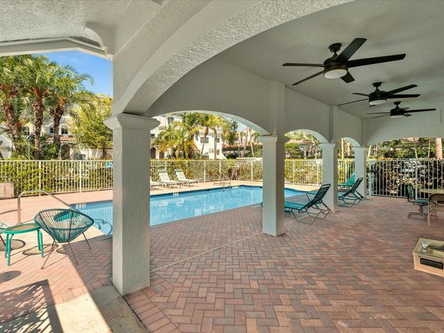 513 Bayfront Drive, Boynton Beach, FL 33435