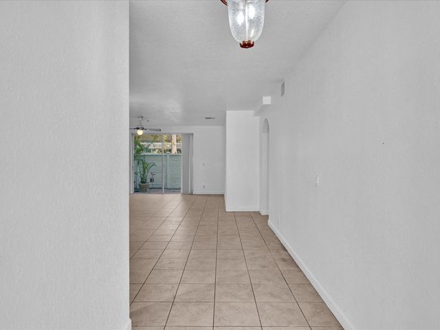 513 Bayfront Drive, Boynton Beach, FL 33435