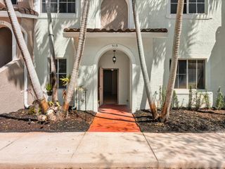 513 Bayfront Drive, Boynton Beach, FL 33435