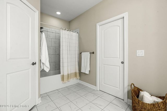 842 Artisan Pkwy, La Grange, KY 40031