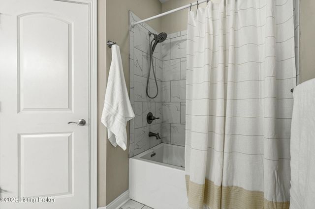 842 Artisan Pkwy, La Grange, KY 40031