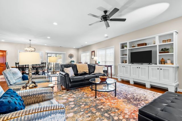 842 Artisan Pkwy, La Grange, KY 40031