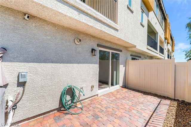 10083 Vibrant Moon Avenue, Las Vegas, NV 89129