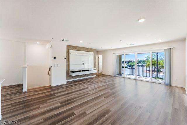 10083 Vibrant Moon Avenue, Las Vegas, NV 89129