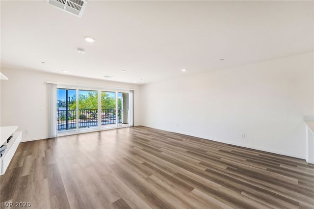 10083 Vibrant Moon Avenue, Las Vegas, NV 89129