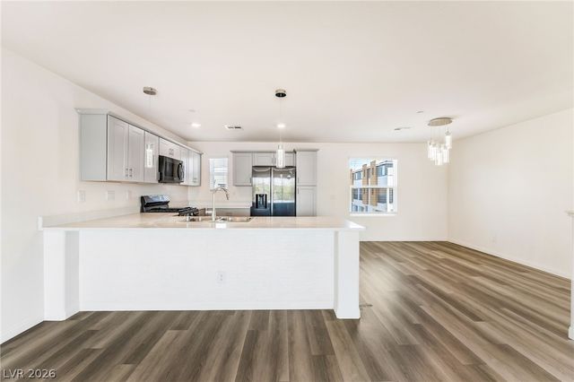 10083 Vibrant Moon Avenue, Las Vegas, NV 89129