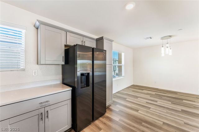 10083 Vibrant Moon Avenue, Las Vegas, NV 89129