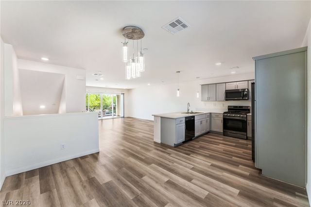 10083 Vibrant Moon Avenue, Las Vegas, NV 89129