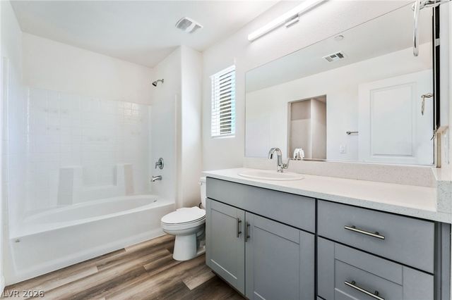 10083 Vibrant Moon Avenue, Las Vegas, NV 89129