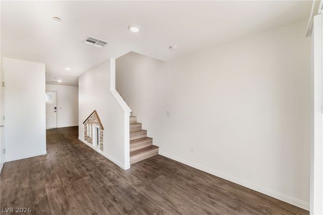 10083 Vibrant Moon Avenue, Las Vegas, NV 89129