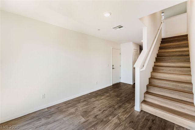 10083 Vibrant Moon Avenue, Las Vegas, NV 89129